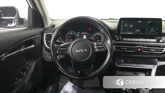 Kia Seltos 2022 Белый из Кореи, фото 4