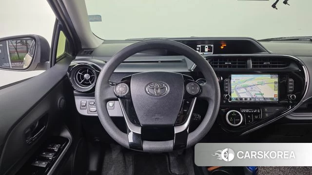 Toyota Prius C 2018 Жемчужный цвет из Кореи, фото 4