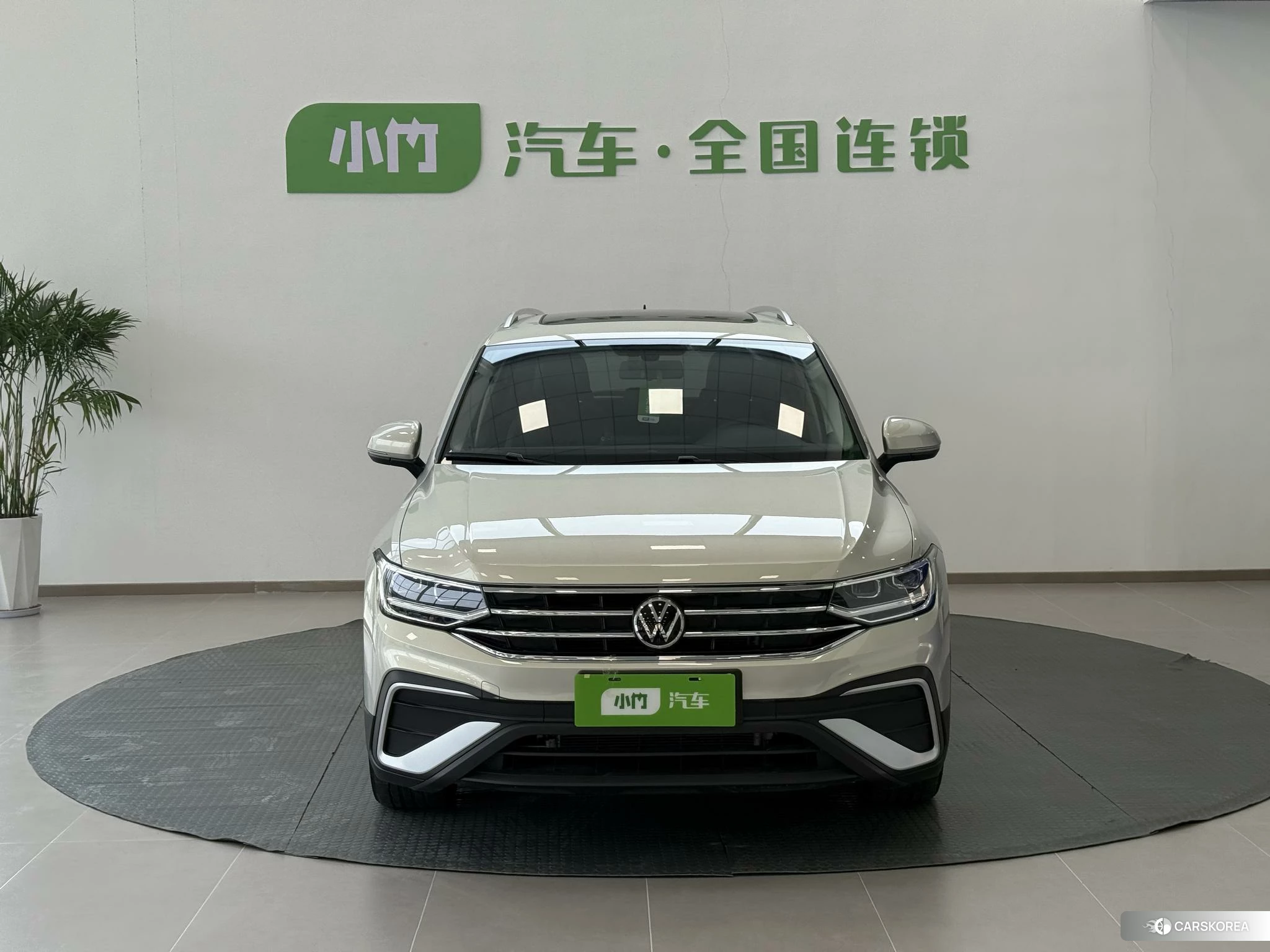 Volkswagen Tiguan L 2022 Серебристо-серый из Китая, фото 4