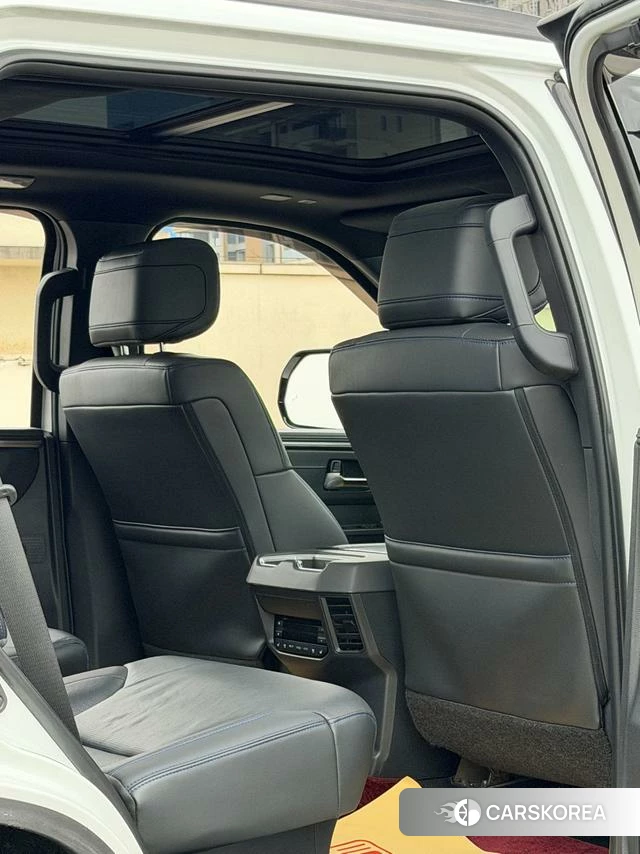 Toyota Sequoia 2023 Белый из Китая, фото 4