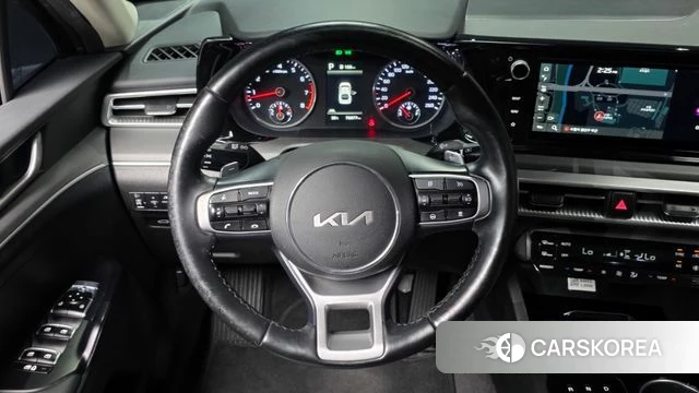 Kia K5 3rd generation 2023 Черный из Кореи, фото 4