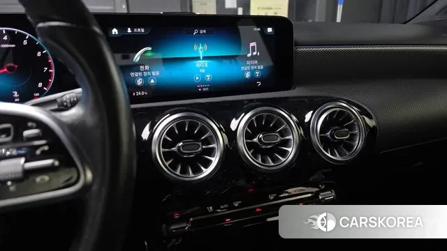 Mercedes-Benz A-Class W177 2022 Белый из Кореи, фото 4