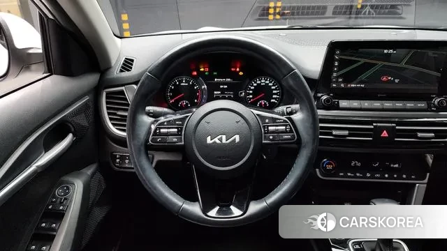 Kia Seltos 2022 Белый из Кореи, фото 4