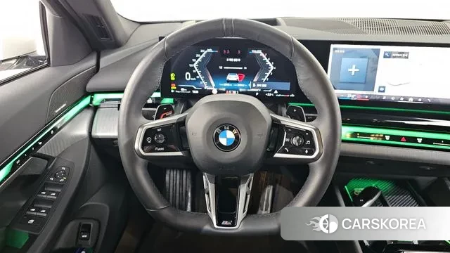 BMW 5 Series (G60) 2024 Белый из Кореи, фото 4