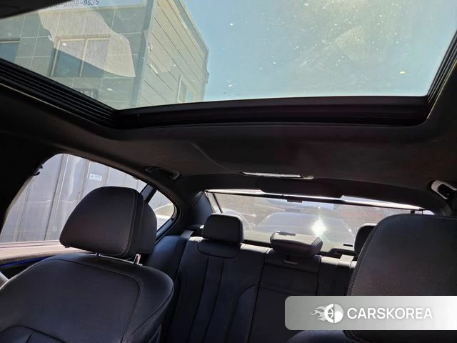 BMW 5 Series (G30) 2023 Черный из Кореи, фото 4