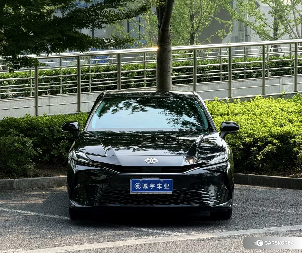 Toyota Camry 2024 Черный из Китая, фото 4