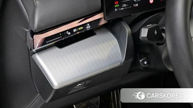 BMW 5 Series (G60) 2025 Белый из Кореи, фото 4