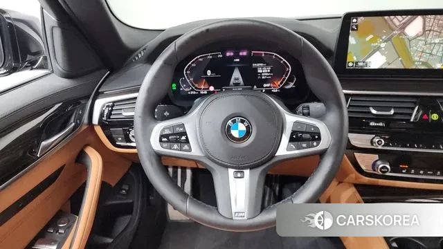 BMW 5 Series (G30) 2022 Черный из Кореи, фото 4