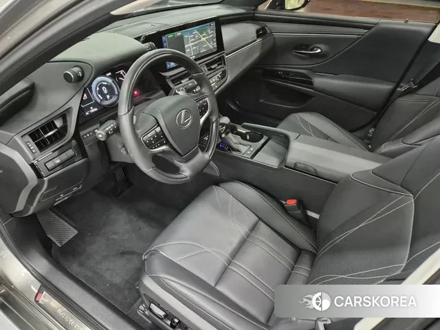 Lexus ES300h 7th generation 2025 Черный из Кореи, фото 4