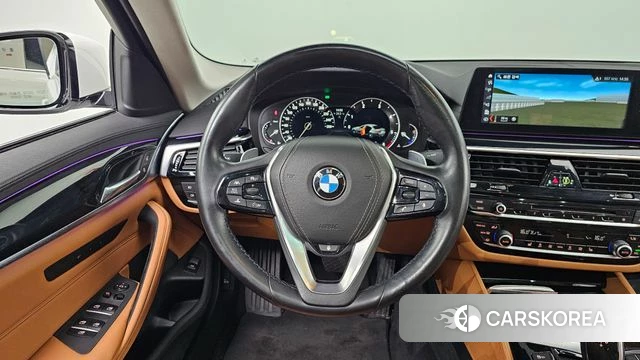 BMW 5 Series (G30) 2018 Белый из Кореи, фото 4