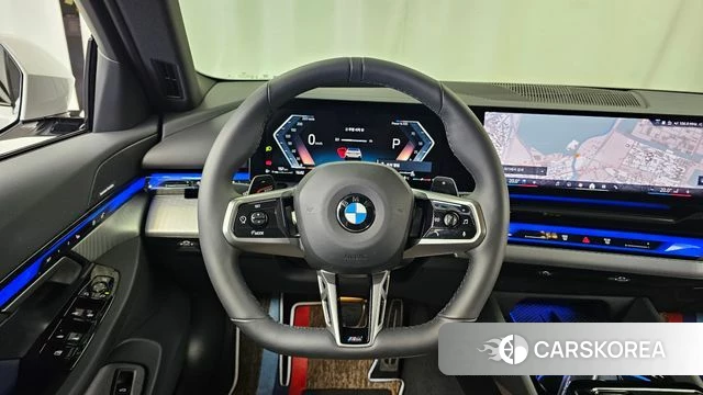 BMW 5 Series (G60) 2025 Белый из Кореи, фото 4