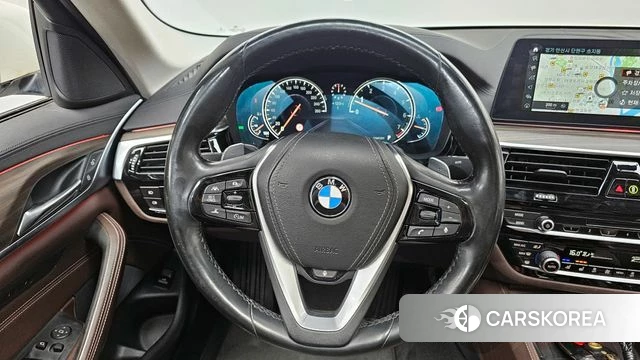 BMW 5 Series (G30) 2018 Белый из Кореи, фото 4