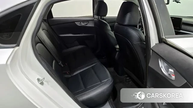 Kia The New K3 2nd generation 2022 Белый из Кореи, фото 4