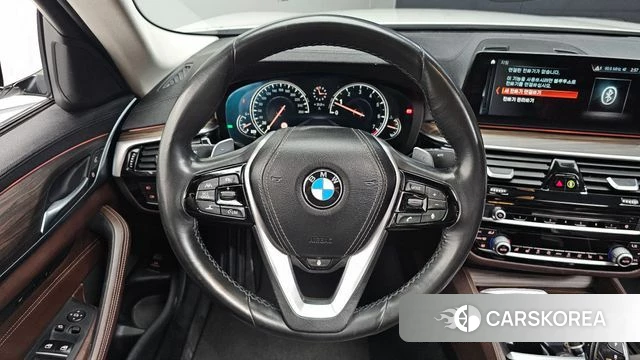BMW 5 Series (G30) 2018 Белый из Кореи, фото 4