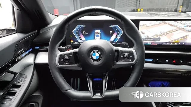 BMW 5 Series (G60) 2023 Белый из Кореи, фото 4