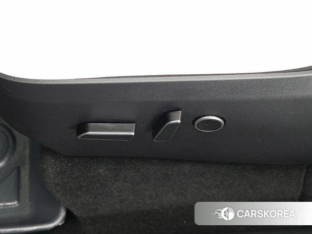 Tesla Model Y 2023 Белый из Кореи, фото 4