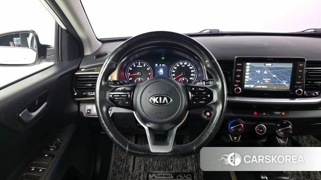 Kia Stonic 2018 Белый из Кореи, фото 4