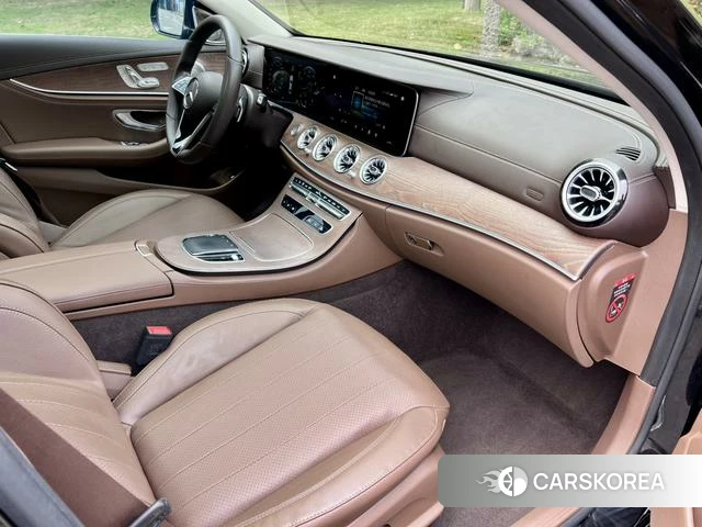 Mercedes-Benz E-class 2023 Черный из Китая, фото 4
