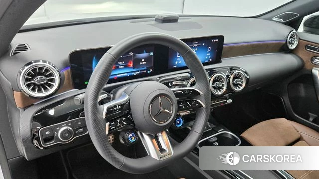 Mercedes-Benz A-Class W177 2025 Белый из Кореи, фото 4