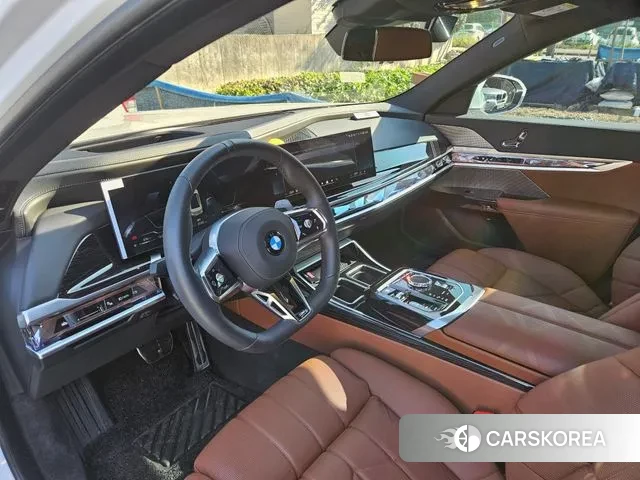 BMW 7 Series (G70) 2025 Белый из Кореи, фото 4
