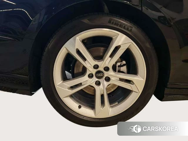 Audi A8 2023 Черный из Китая, фото 4