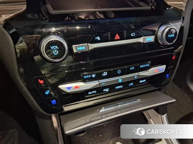 Ford Explorer 6th Generation 2021 Песочный из Кореи, фото 4