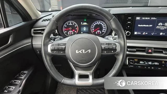 Kia K5 3rd generation 2023 Серый из Кореи, фото 4