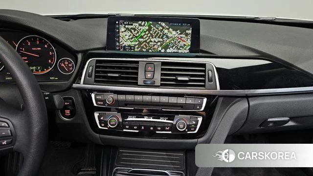 BMW 3 Series (F30) 2018 Белый из Кореи, фото 4