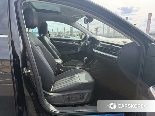 Volkswagen Passat 2021 Черный из Китая, фото 4