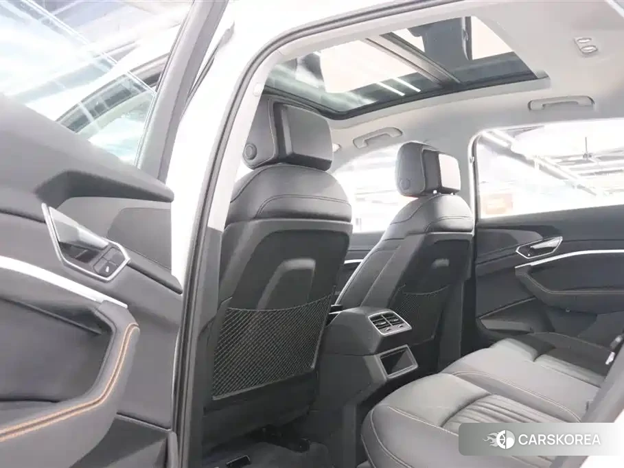 Audi e-tron 2025 Белый из Китая, фото 4