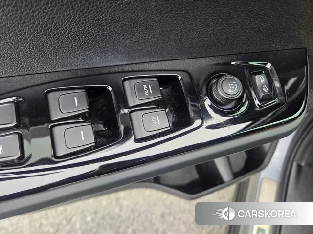 Ssangyong Torres 2023 Светло-серебряный цвет из Кореи, фото 4