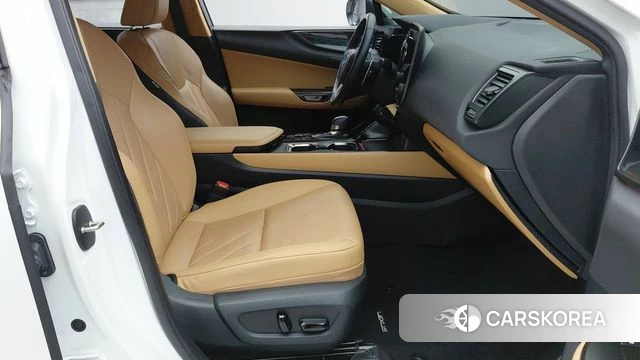 Lexus NX350h Second generation 2024 Белый из Кореи, фото 4