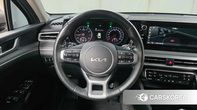 Kia K5 3rd generation 2023 Серебряный из Кореи, фото 4
