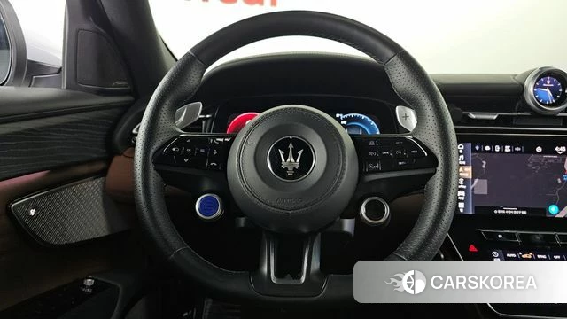 Maserati Grecale 2024 Жемчужный цвет из Кореи, фото 4