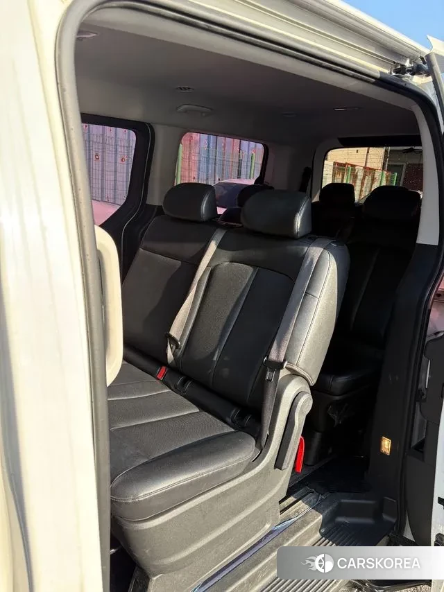 Hyundai Staria 2022 Белый из Кореи, фото 4