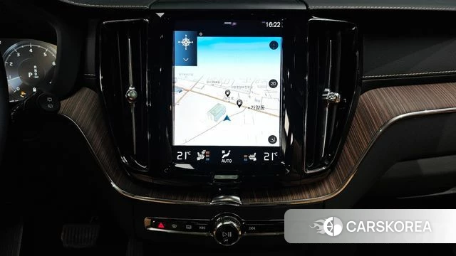 Volvo XC60 second Generation 2021 Белый из Кореи, фото 4