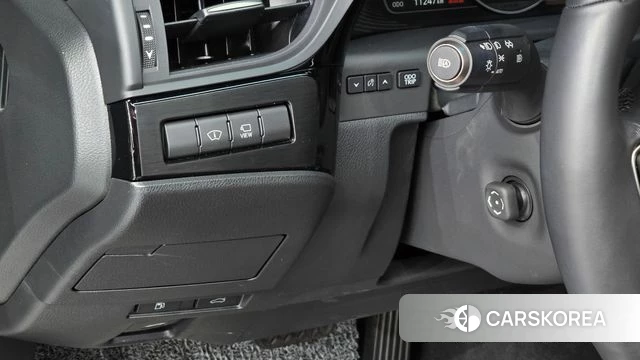 Lexus ES300h 7th generation 2025 Серебристо-серый из Кореи, фото 4