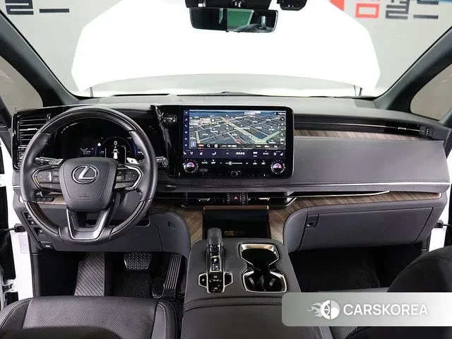 Lexus LM Second Generation 2025 Белый из Кореи, фото 4