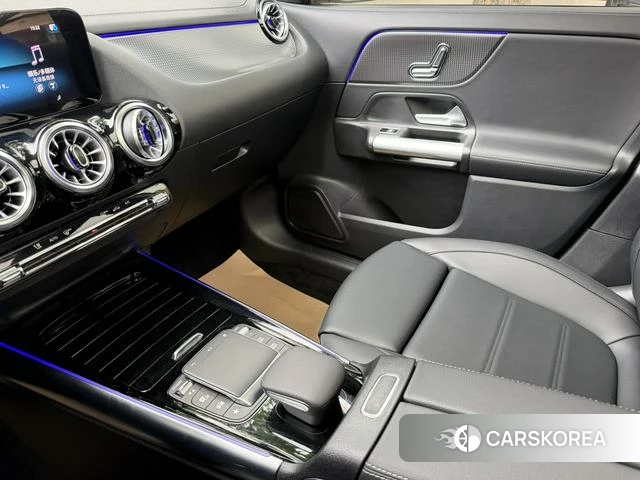 Mercedes-Benz GLA 2023 Белый из Китая, фото 4