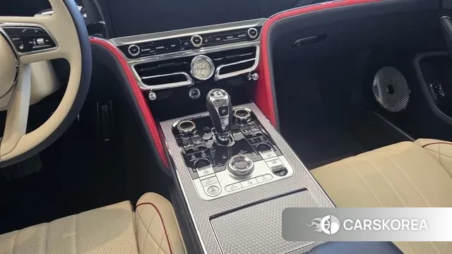 Bentley Flying Spur 3rd Generation 2024 Серебряный из Кореи, фото 4