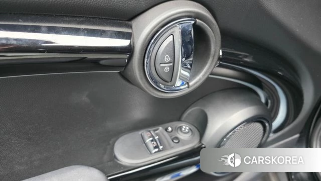 Mini Cooper 2022 Черный из Кореи, фото 4