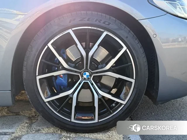 BMW 5 Series (G30) 2023 Серый из Кореи, фото 4