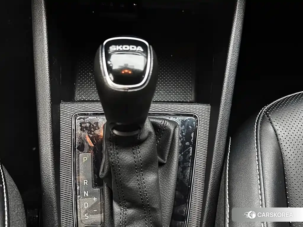 Skoda Komick 2022 Белый из Китая, фото 4