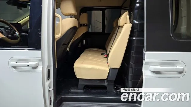 Hyundai Staria 2023 Белый из Кореи, фото 4