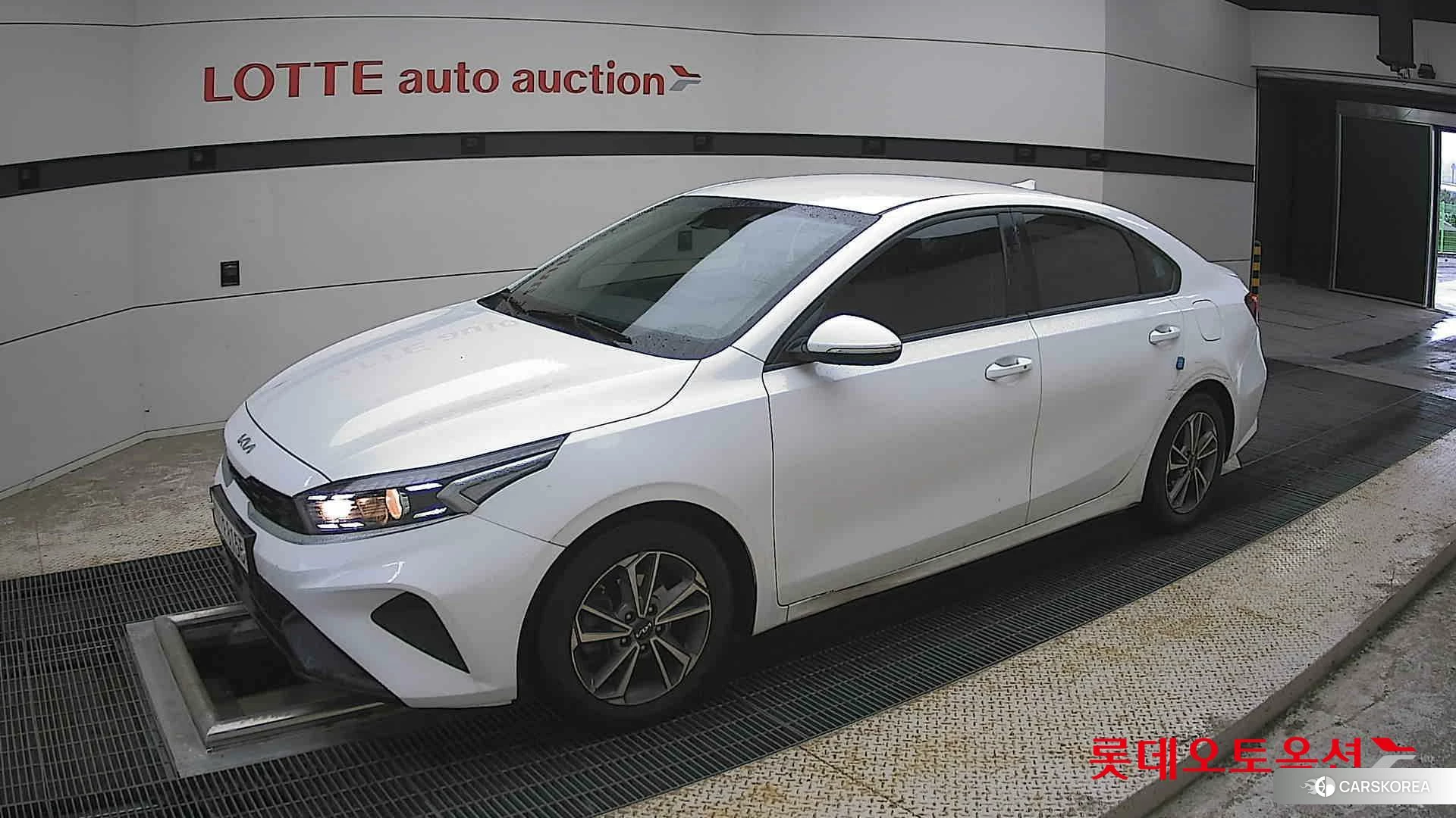 Kia K3 2022 Белый из Кореи, фото 4