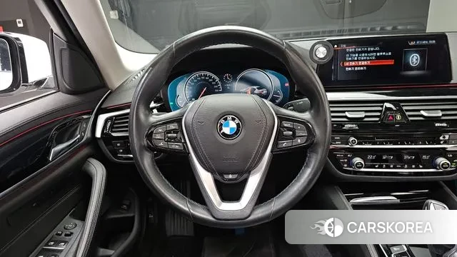 BMW 5 Series (G30) 2018 Белый из Кореи, фото 4