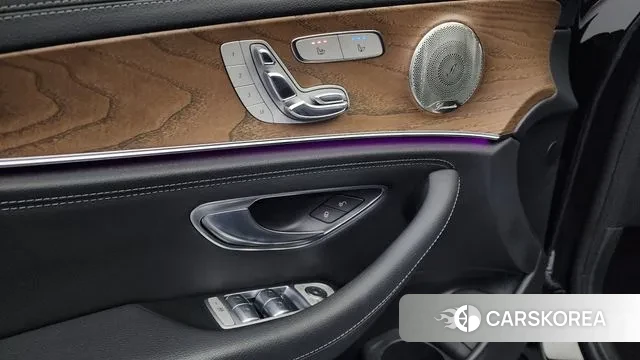 Mercedes-Benz E-Class W213 2022 Черный из Кореи, фото 4