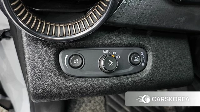 Chevrolet (GM Daewoo) Trax Crossover 2023 Белый из Кореи, фото 4