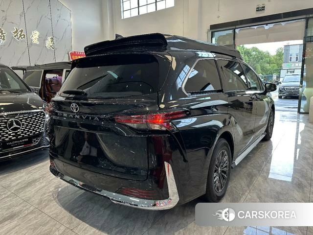 Toyota Saina 2026 Черный из Китая, фото 4