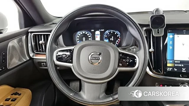 Volvo V60 Cross-Country 2nd Generation 2021 Белый из Кореи, фото 4
